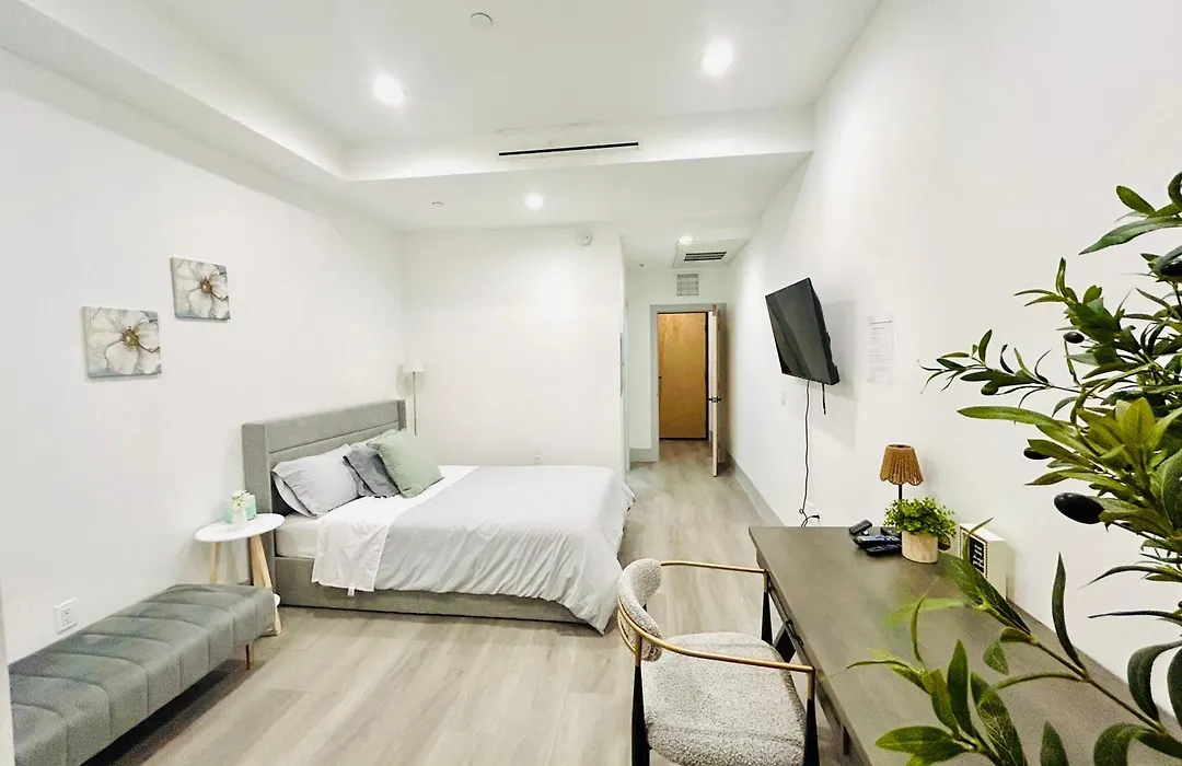 New Lux Skyline Loft In La-1